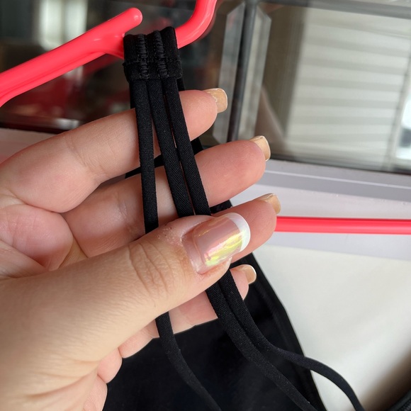 LULULEMON black strappy bralette - Picture 5 of 6